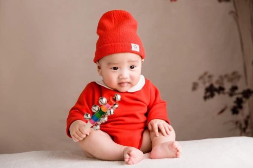 荣成怀孕肚子饿了就想吐